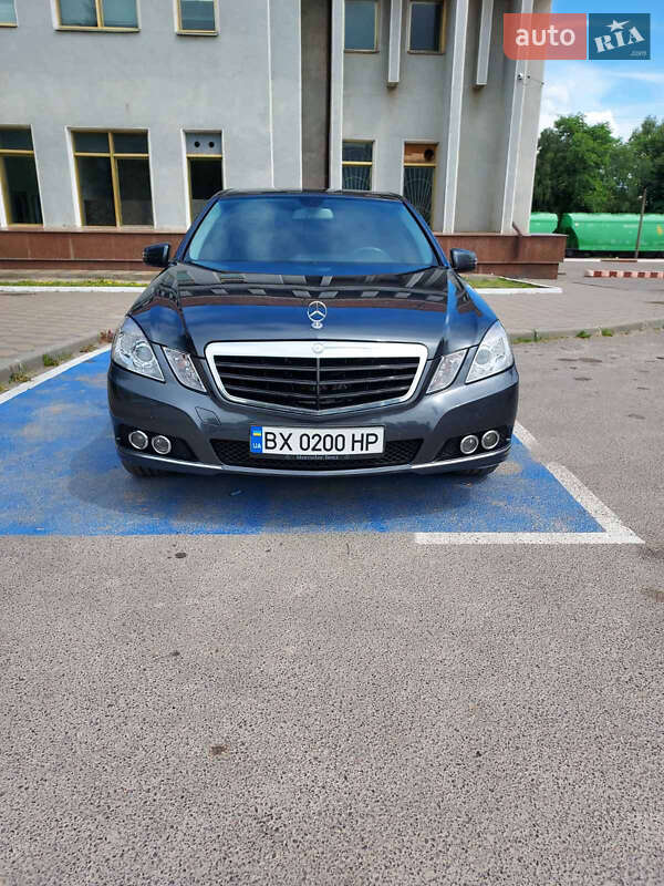 Mercedes-Benz E-Class 2010