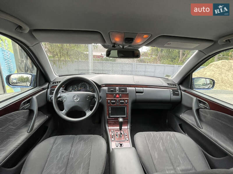 Mercedes-Benz E-Class 2000