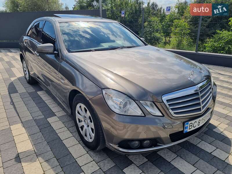 Седан Mercedes-Benz E-Class 2010 в 
