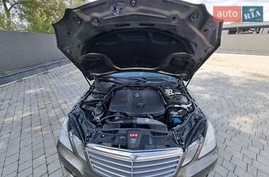Седан Mercedes-Benz E-Class 2010 в 