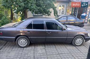 Седан Mercedes-Benz E-Class 1995 в Хмельницком