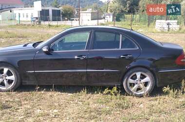 Седан Mercedes-Benz E-Class 2004 в 