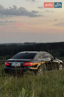 Седан Mercedes-Benz E-Class 2012 в Києві