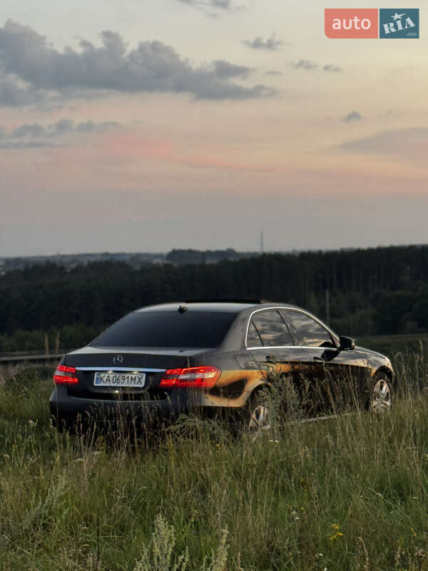 Седан Mercedes-Benz E-Class 2012 в 