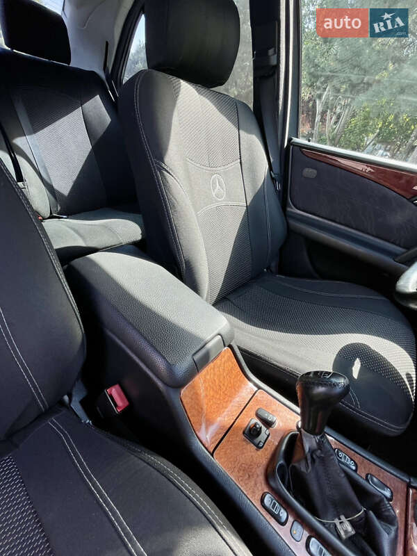 Седан Mercedes-Benz E-Class 1999 в Днепре
