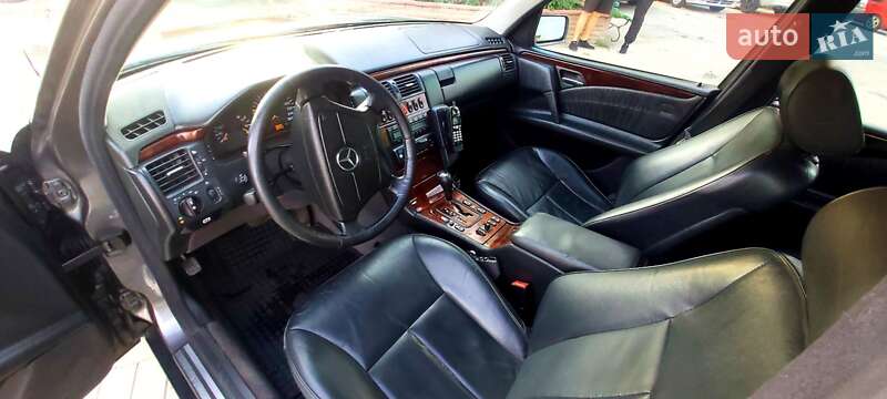 Седан Mercedes-Benz E-Class 1999 в Запорожье