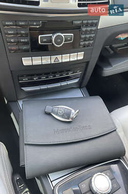 Купе Mercedes-Benz E-Class 2013 в 