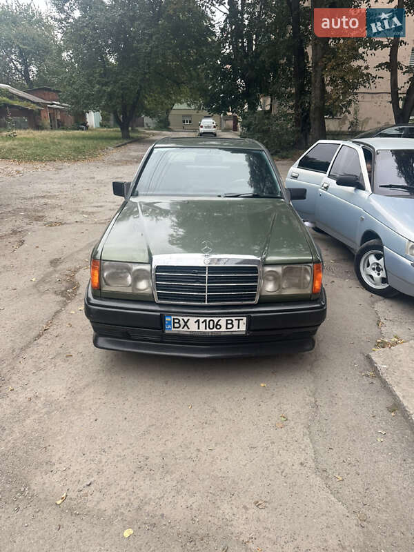 Mercedes-Benz E-Class 1986