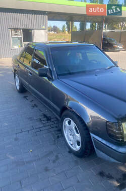 Седан Mercedes-Benz E-Class 1989 в 