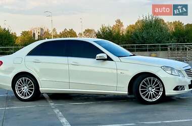 Седан Mercedes-Benz E-Class 2011 в Киеве