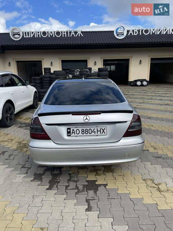 Седан Mercedes-Benz E-Class 2006 в Виноградове