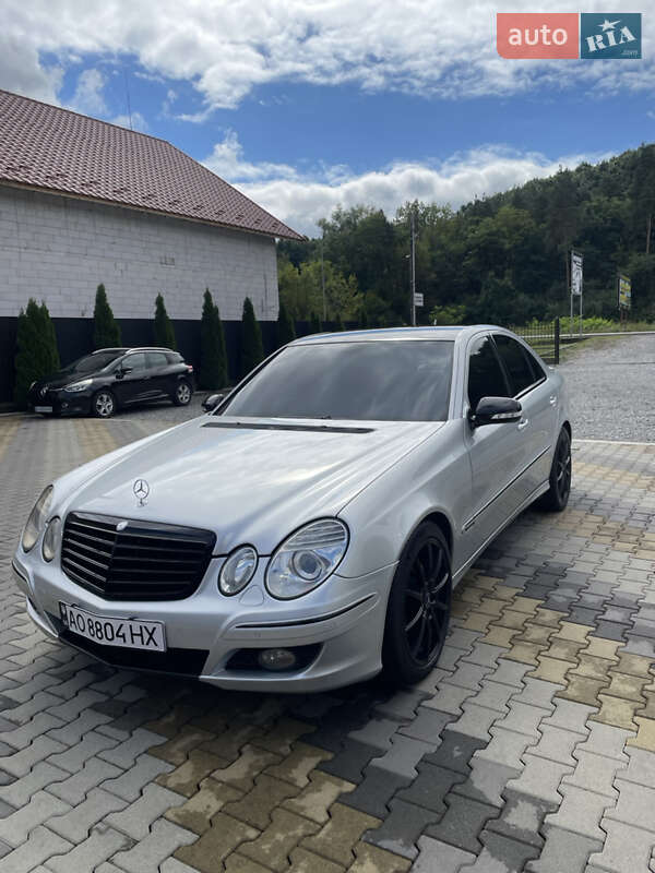 Седан Mercedes-Benz E-Class 2006 в Виноградове