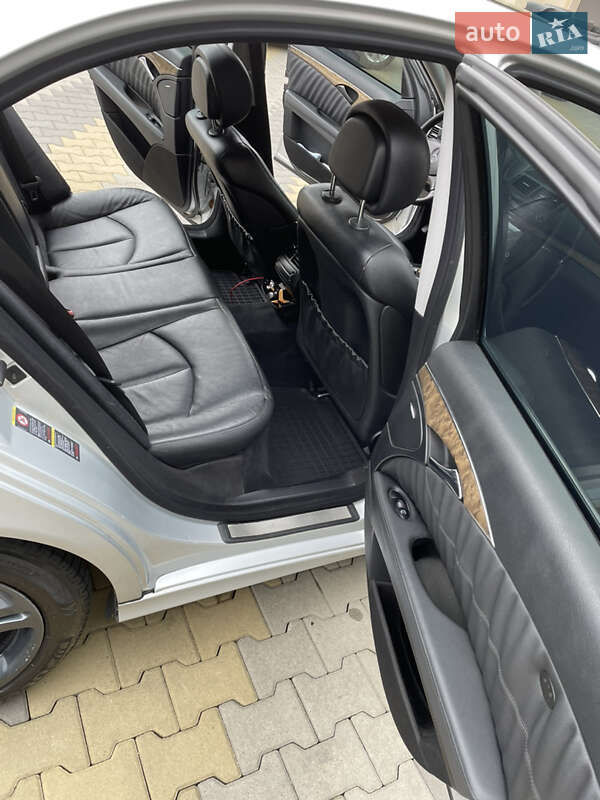 Седан Mercedes-Benz E-Class 2006 в Виноградове