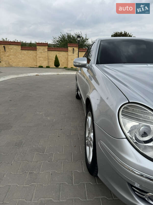 Седан Mercedes-Benz E-Class 2006 в Измаиле