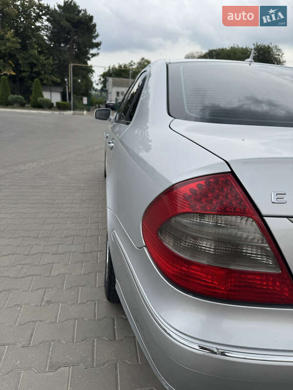 Седан Mercedes-Benz E-Class 2006 в Измаиле