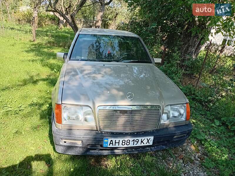 Седан Mercedes-Benz E-Class 1991 в Болехові фото 3 Седан Mercedes-Benz E-Class 1991 в Болехові