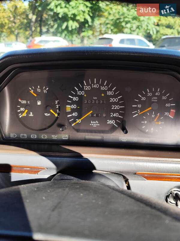 Седан Mercedes-Benz E-Class 1994 в Днепре