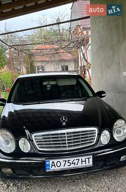 Седан Mercedes-Benz E-Class 2002 в Белках