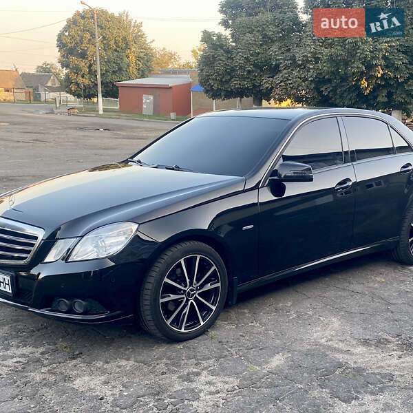 Седан Mercedes-Benz E-Class 2010 в Устилуге