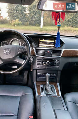 Седан Mercedes-Benz E-Class 2010 в 