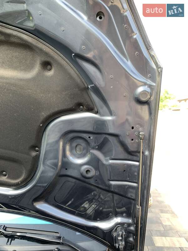 Седан Mercedes-Benz E-Class 2012 в Чернігові