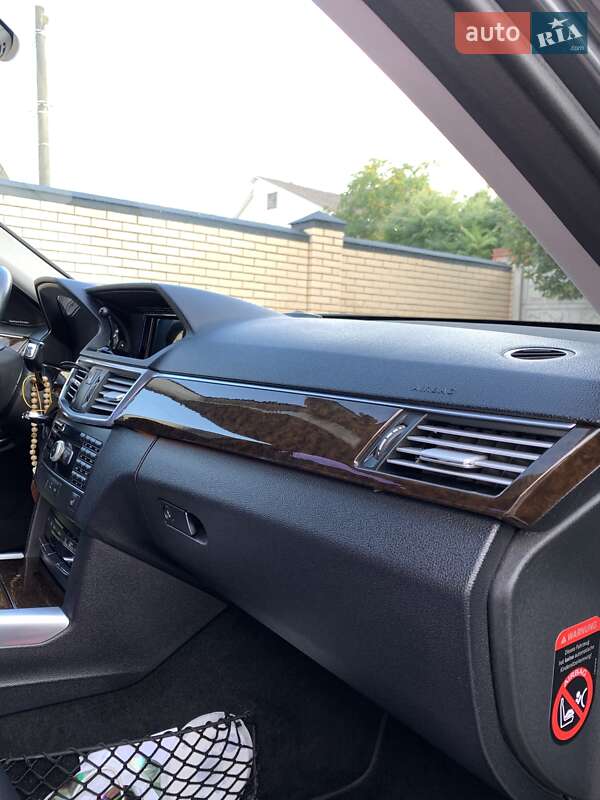 Седан Mercedes-Benz E-Class 2012 в Чернігові