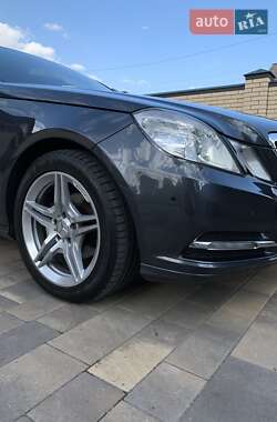 Седан Mercedes-Benz E-Class 2012 в 