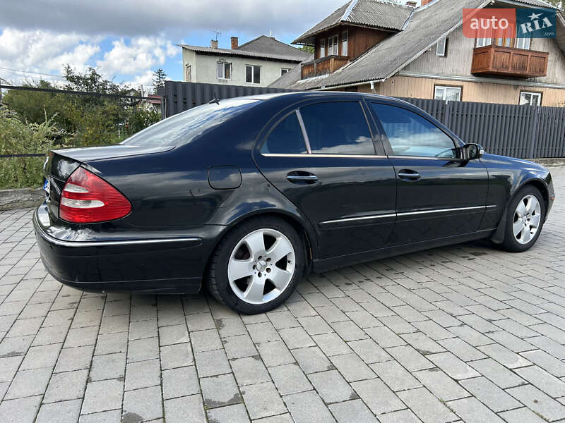 Седан Mercedes-Benz E-Class 2003 в Долине
