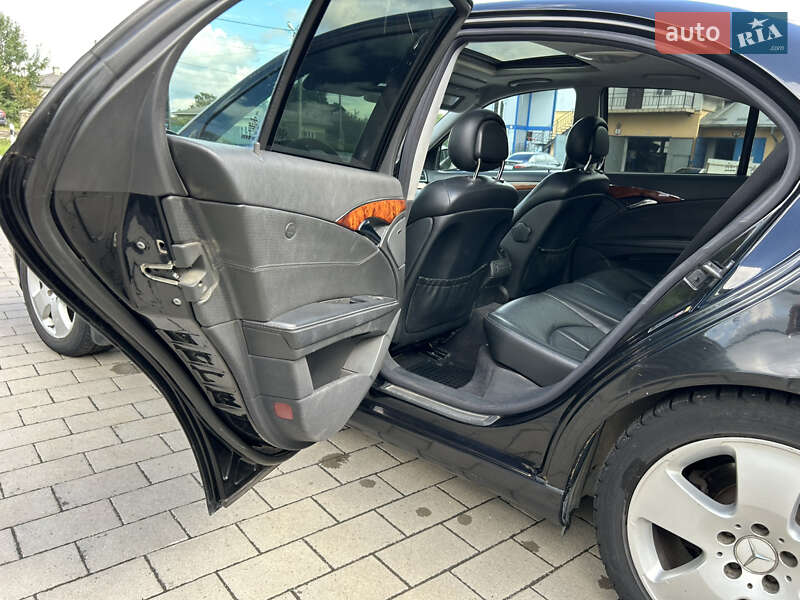 Седан Mercedes-Benz E-Class 2003 в Долине