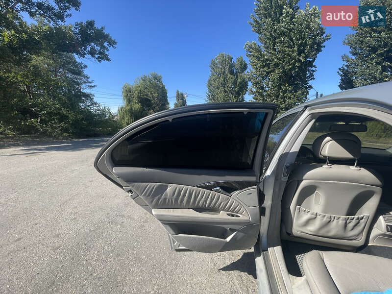 Седан Mercedes-Benz E-Class 2003 в Дніпрі