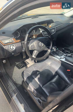 Седан Mercedes-Benz E-Class 2011 в 