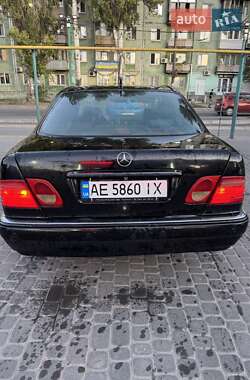 Седан Mercedes-Benz E-Class 1999 в  фото 10 Седан Mercedes-Benz E-Class 1999 в