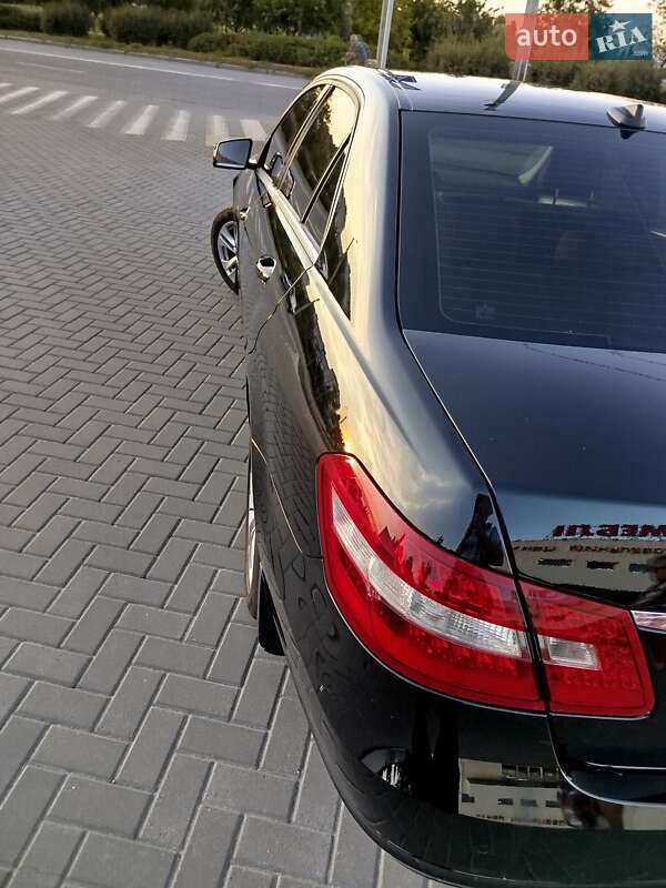 Седан Mercedes-Benz E-Class 2012 в Горишних Плавнях
