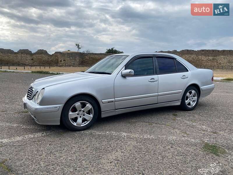 Седан Mercedes-Benz E-Class 2001 в Белгороде-Днестровском
