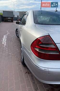 Седан Mercedes-Benz E-Class 2002 в 