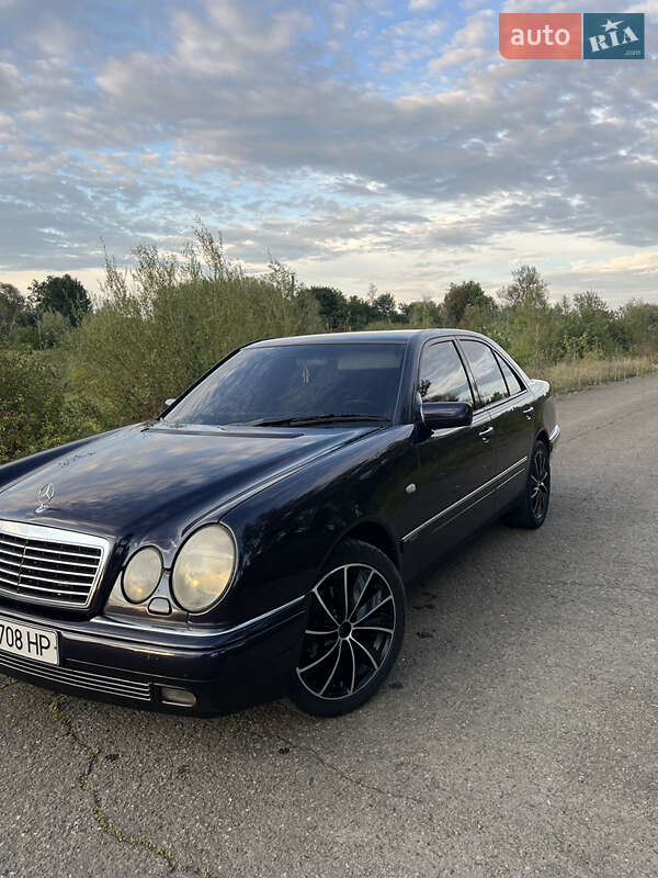 Седан Mercedes-Benz E-Class 1998 в 
