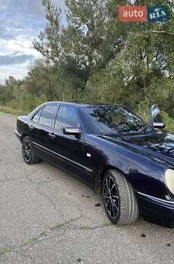 Седан Mercedes-Benz E-Class 1998 в 