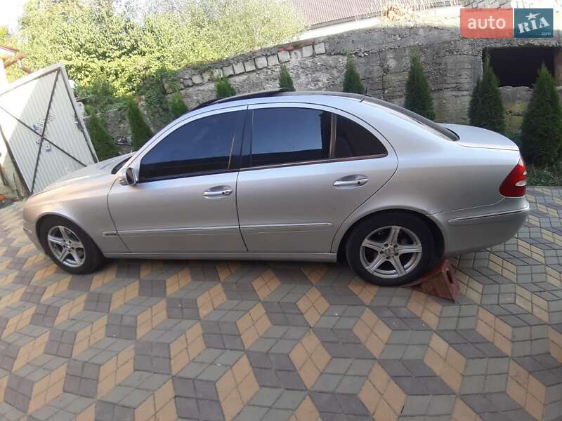 Седан Mercedes-Benz E-Class 2003 в Сваляві фото 6 Седан Mercedes-Benz E-Class 2003 в Сваляві