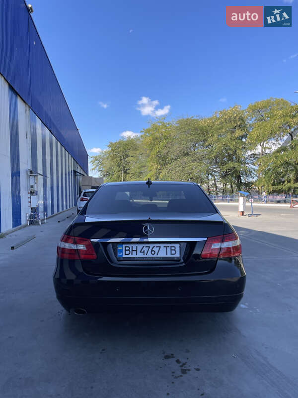 Седан Mercedes-Benz E-Class 2011 в Одессе