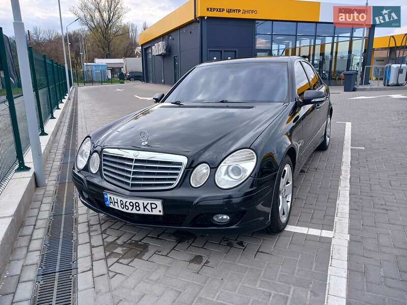 Седан Mercedes-Benz E-Class 2006 в Дніпрі