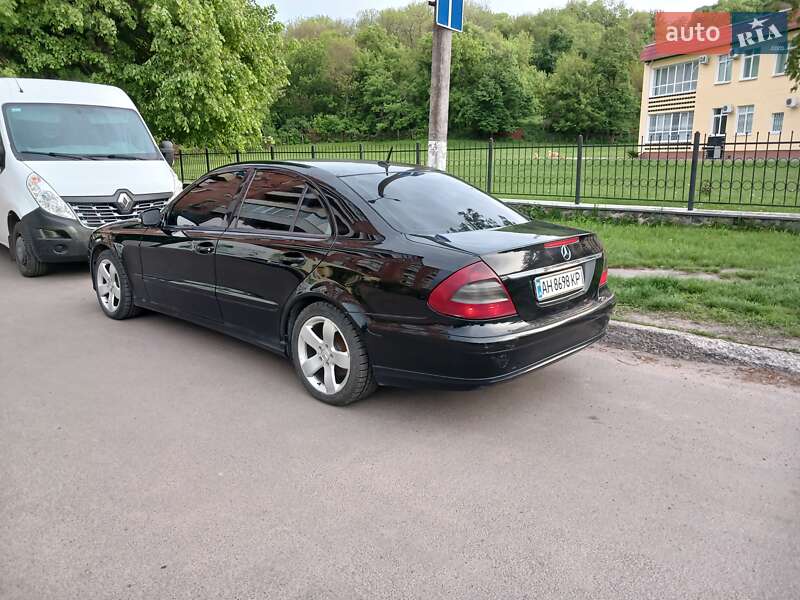 Седан Mercedes-Benz E-Class 2006 в Дніпрі