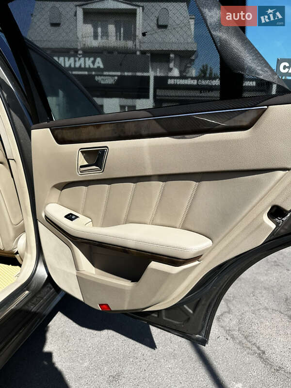 Седан Mercedes-Benz E-Class 2009 в Виннице