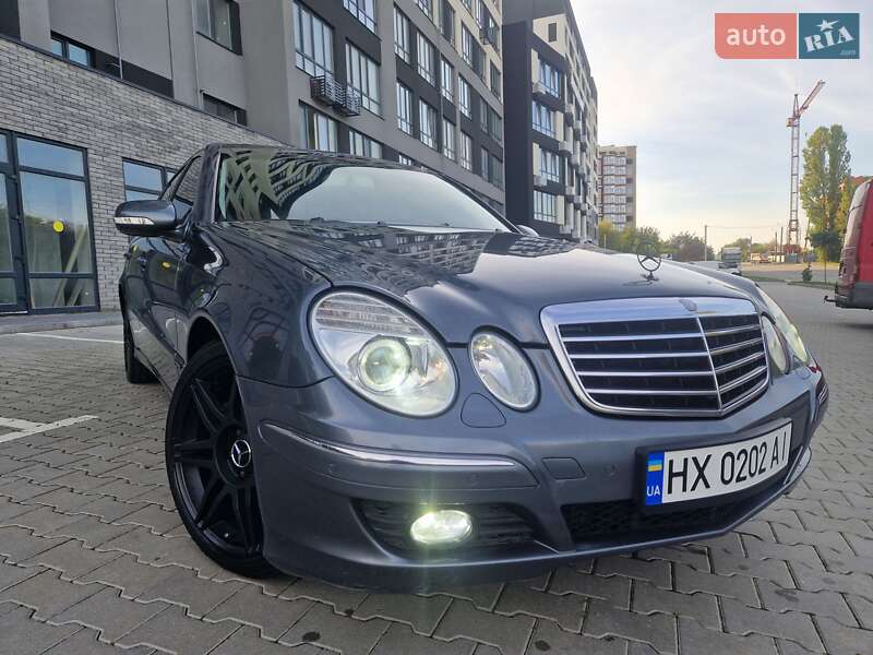 Седан Mercedes-Benz E-Class 2008 в 