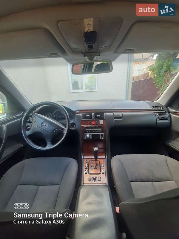 Седан Mercedes-Benz E-Class 2000 в Чернівцях фото 3 Седан Mercedes-Benz E-Class 2000 в Чернівцях