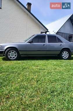 Седан Mercedes-Benz E-Class 1989 в 