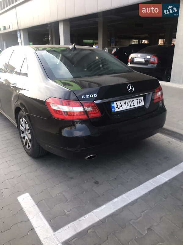 Седан Mercedes-Benz E-Class 2012 в Києві