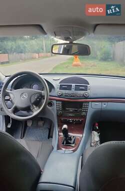 Седан Mercedes-Benz E-Class 2003 в 