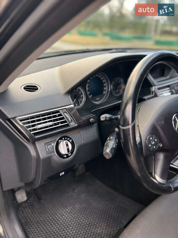 Седан Mercedes-Benz E-Class 2009 в Ковеле