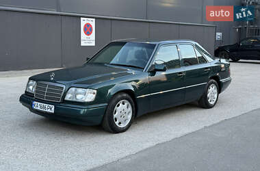 Седан Mercedes-Benz E-Class 1995 в Киеве