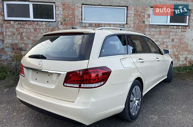 Універсал Mercedes-Benz E-Class 2013 в Чернівцях